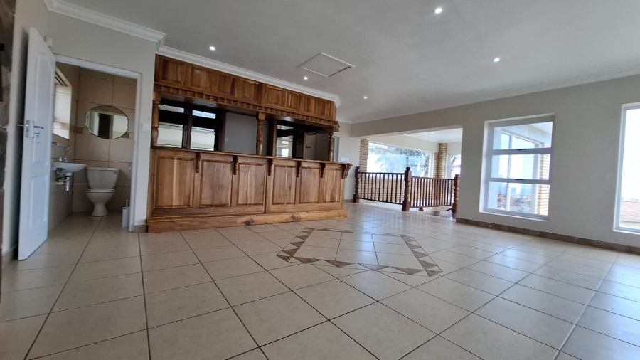 4 Bedroom Property for Sale in Menkenkop Western Cape